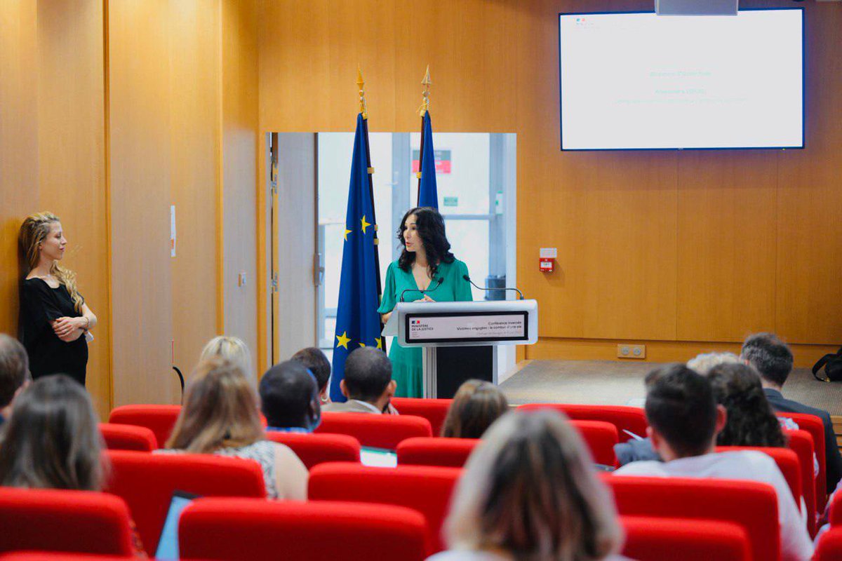 🇫🇷 MarleneSchiappa (@marleneschiappa) on Twitter photo Fière d’introduire la conférence inversée organisée <a href="/ALouisMars/">Alexandra Louis</a> et animée par <a href="/BanonTristane/">Tristane Banon</a> : la place des assos victimes de violences sexistes et sexuelles dans les dispositifs de prévention de formation et de sanctions est essentielle ! Fière d’introduire la conférence inversée organisée <a href="/ALouisMars/">Alexandra Louis</a> et animée par <a href="/BanonTristane/">Tristane Banon</a> : la place des assos victimes de violences sexistes et sexuelles dans les dispositifs de prévention de formation et de sanctions est essentielle !