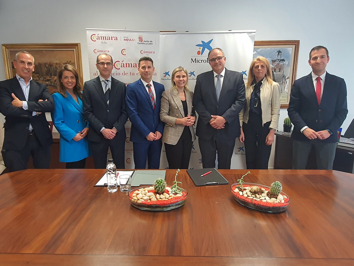 CamaraAvila's tweet image. Estrechamos lazos con #Microbank @caixabank para ofrecer créditos fe hasta 30.000 euros en favor del emprendimiento y consolidación empresarial para la demarcacion #abulense con @bmartinsanz #sinergias