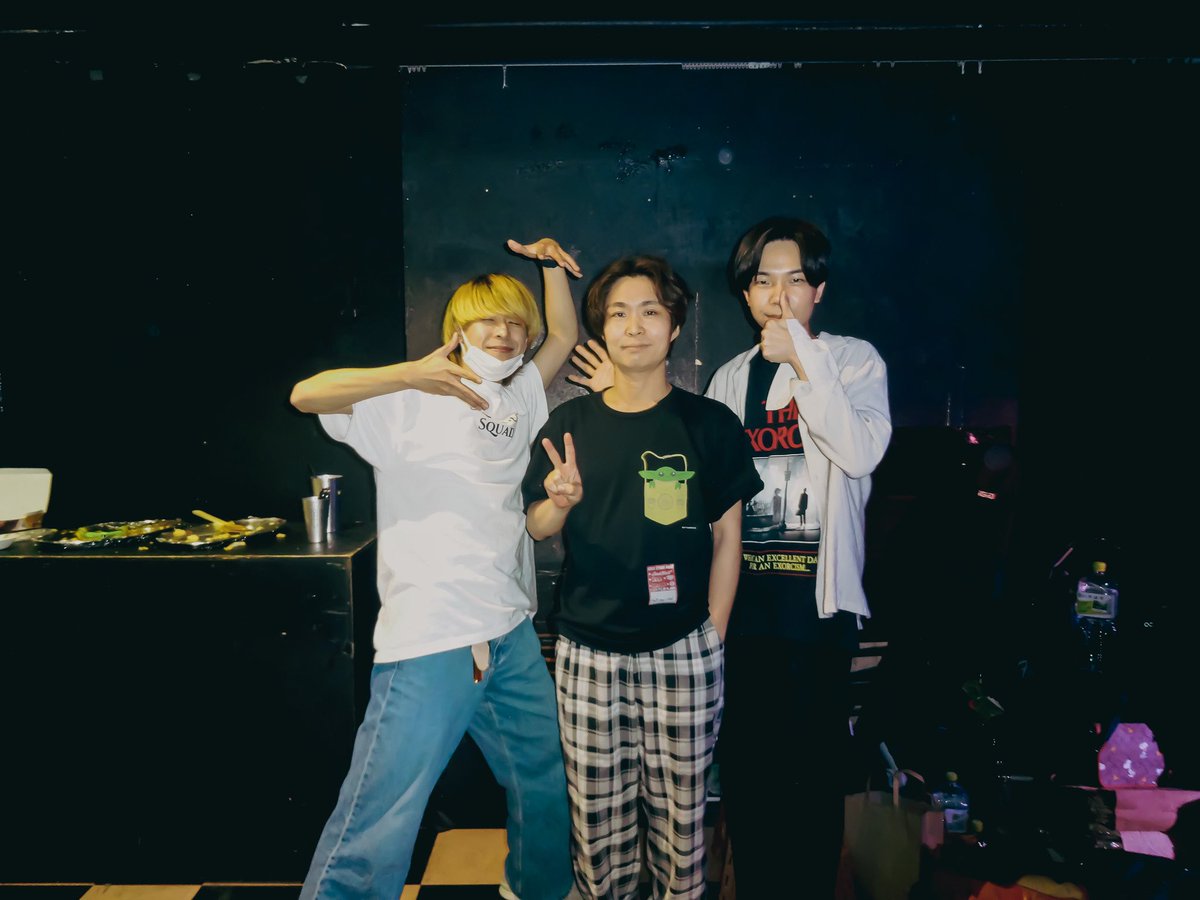 Ojika_HtO's tweet image. 本日も楽しい夜でした
名古屋バンド最高だな🔥🔥
ありがとうございました！！

photo @nunnun_nununu_ 

#HalftimeOld
#postman
#ガラクタ

ギタリスト大集合🎸