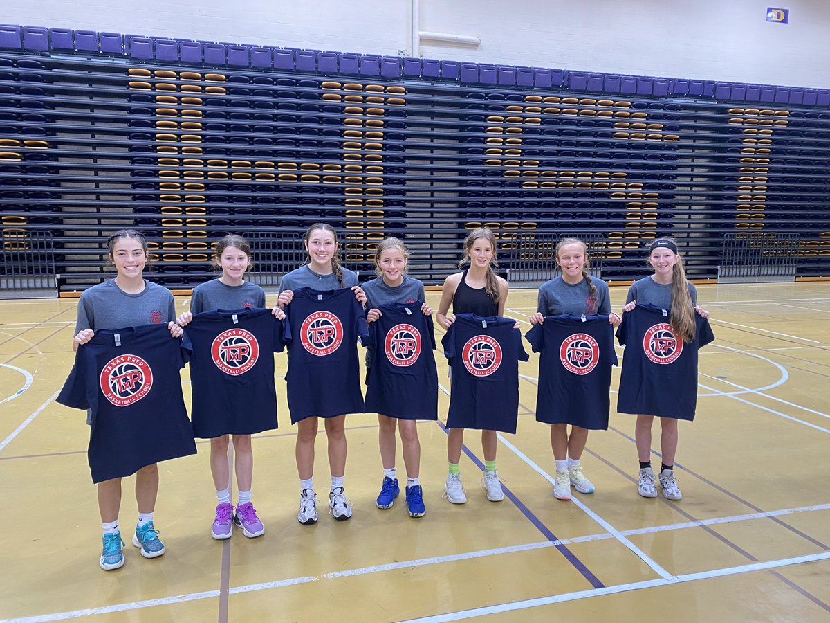 txpbasketball's tweet photo. 2023 Week 1 Individual Awards
Offensive MVP 
Central- Brystal Jackson/Kyndrey Branum
West- Hope Hermesmeyer

Defensive MVP
Central-Macy Price
West- Addison Bidegain

Attitude and Hustle
Central- Addlyn Decker
West- Hailie Cauthen https://t.co/4rHDjpfIck