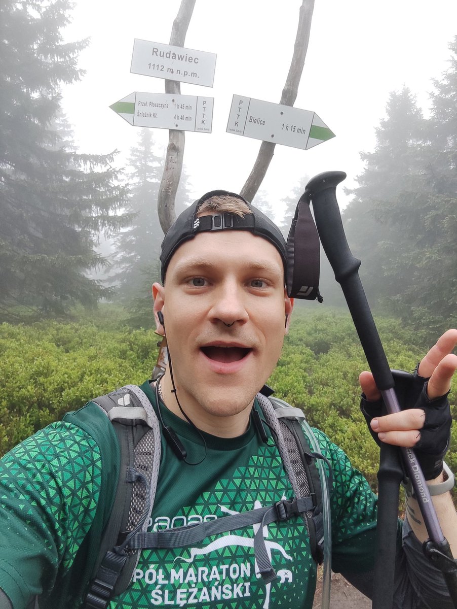 MikolajTomczakX's tweet photo. ⛰️ Rudawiec 1112m n.p.m. (Góry Bialskie)
Dzisiaj stosunkowo łatwa góra, ale zrobiona w trakcie długiego trekkingu.
#NotOnlyCrypto #mountains https://t.co/CXsn7LbQfb