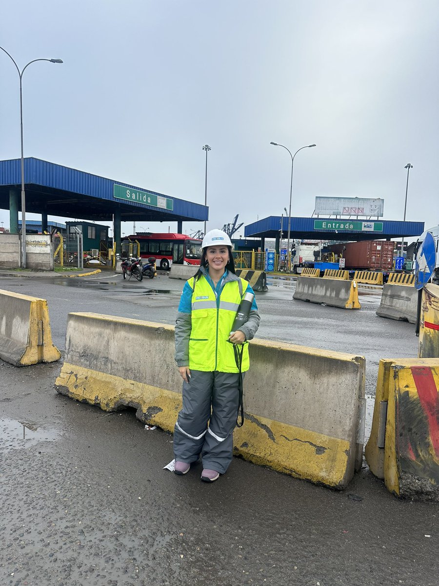 Azzarttmavetha's tweet photo. Como amo mi trabajo 😍🥰 #metbus
#redmovilidad https://t.co/jUuLNv6zAR