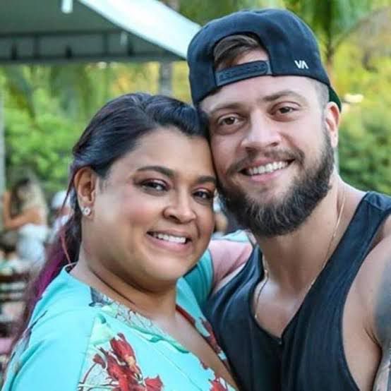 choquei's tweet photo. 🚨FAMOSOS: Em uma das fases mais delicadas do tratamento contra o câncer, Preta Gil tentou contar com o apoio do então marido, Rodrigo Godoy, durante uma difícil internação, mas recebeu um “não” dele, que estava em viagem ao Uruguai com a amante, stylist da cantora. https://t.co/yRIVD28gXo