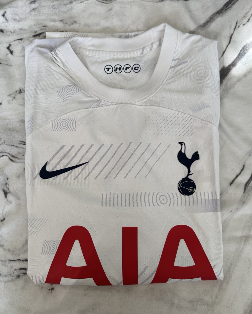So my mate sorted me a few tops out today. Was only expecting the player version spurs one but got the other two as a bonus. I’ll be back sorting out shirts by end of the month. Just need a little break https://t.co/tWO9o3Ozjd