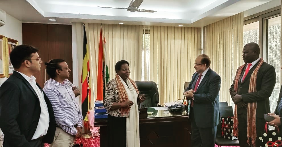 uditenduverma's tweet photo. Glad to be part of FII delegation that met H.E. High Commissioner of Uganda Prof. Joyce Kakuramatsi Kikafunda and senior officials and discussed trade policies and business opportunities between India 🇮🇳 and Uganda 🇺🇬
#outreachactivity #reimaginefuture https://t.co/pJevXp8MsT