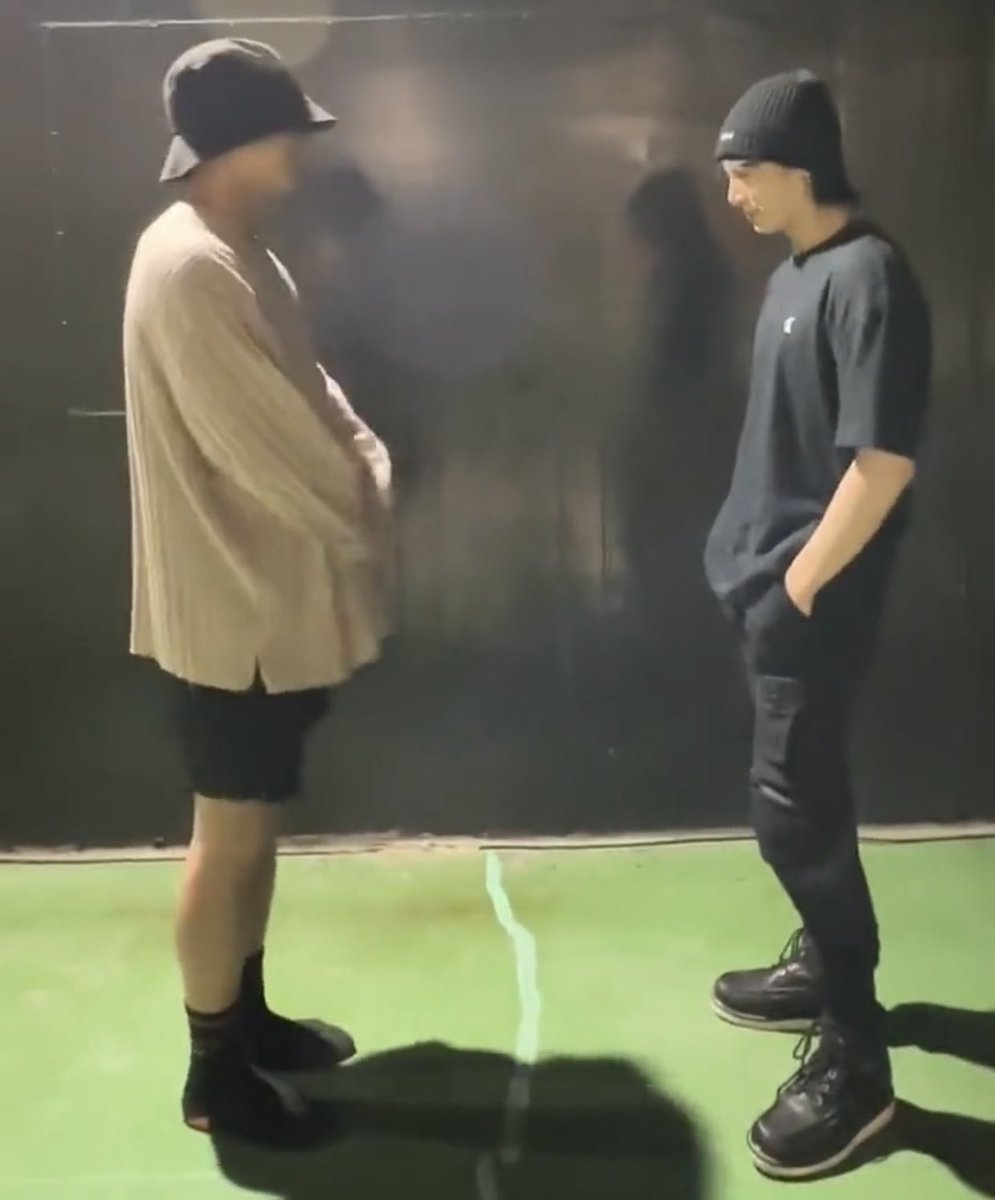 amaii⁷ NEW VMK AU on Twitter "Koo is wearing stompers and gyu is still