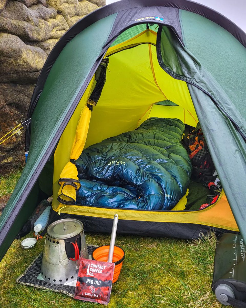 A good brew on a morning after a night's camp is a great way to start a new day.

#wildcamping #yourwildcamps #wildcampinguk #wildcampinglife #tentlifestyle #tentlife #peaks