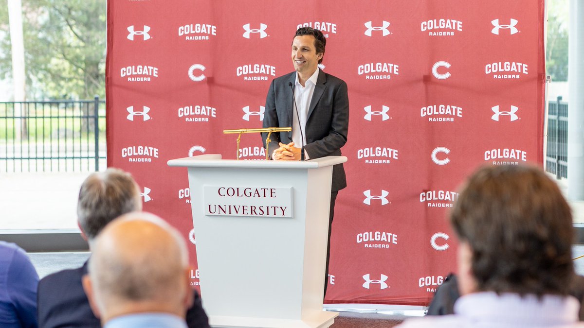 ColgateMIH's tweet image. The new leader of Colgate men's hockey 🤝

#GoGate