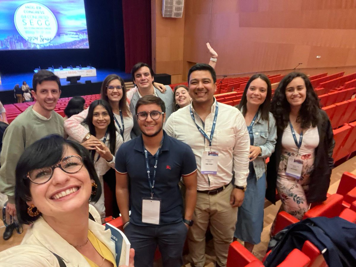EugeCuMi's tweet photo. Y el #63congresosegg llegó a su fin! Gracias @seggeriatria, gracias Pamplona. Nos vemos en Málaga 👵🏻💚 #gericsapg #pelosyverduras https://t.co/QQul6kgnMT