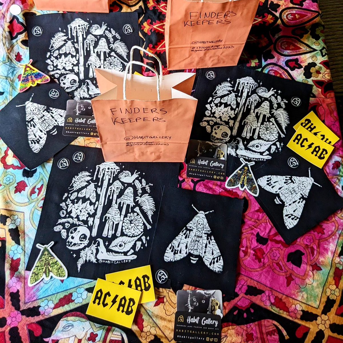 HabitGallery's tweet photo. βΌοΈART DROP TOMORROWβΌοΈ
Tomorrow I will be stashing three bundles of patches and stickers around the Hawthorne/Belmont neighborhood. They are almost identical bundles, though the moth sticker varies slightly.
@gameofshroomsofficial
#gameofshrooms #shroomdrop #artdrop #artdroppdx https://t.co/ZvXzXeJ2xH