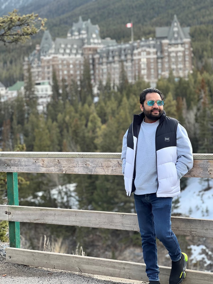 BVC_Alumni's tweet photo. Let’s hear Deepankar's advice, our Business Administration alumnus, to recent grads. 

“Chase your passions, and if you haven't found them yet, don't worry. Try everything, engage in every college activity and event. Keep pushing forward and never be afraid to fail.” https://t.co/Re4pJs03AU