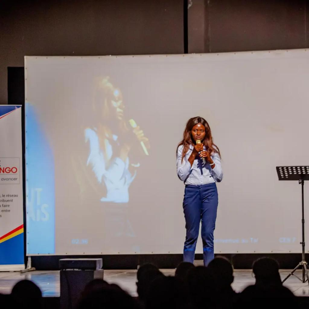 BusweInstitute's tweet photo. Madame  𝗠𝗔𝗥𝗢𝗡𝗗𝗝𝗜 𝗕𝗨𝗞𝗢𝗞𝗢 𝗣𝗔𝗖𝗬 ,  nous a fait honneur de partager  sur le thème 《 𝐋'𝐨𝐫 𝐝𝐚𝐧𝐬 𝐥𝐞𝐬 𝐝é𝐜𝐡𝐞𝐭𝐬 , 𝐋𝐚 𝐠𝐞𝐬𝐭𝐢𝐨𝐧 𝐝𝐮𝐫𝐚𝐛𝐥𝐞 𝐝𝐞𝐬 𝐝é𝐜𝐡𝐞𝐭𝐬 u𝐧 𝐦𝐨𝐲𝐞𝐧 𝐩𝐨𝐮𝐫 𝐛𝐨𝐨𝐬𝐭𝐞𝐫 𝐥'é𝐜𝐨𝐧𝐨𝐦𝐢𝐞 𝐯𝐞𝐫𝐭𝐞》. https://t.co/46waq2op7R