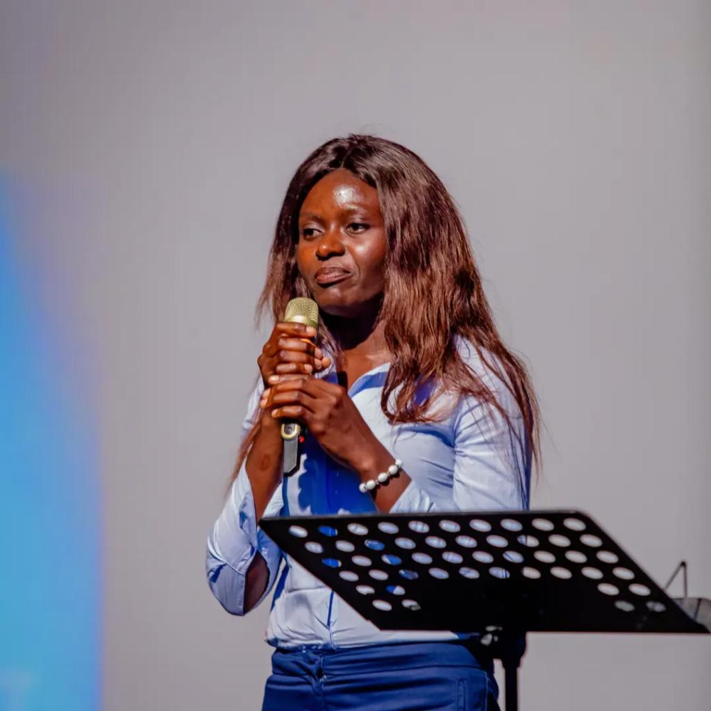 BusweInstitute's tweet photo. Madame  𝗠𝗔𝗥𝗢𝗡𝗗𝗝𝗜 𝗕𝗨𝗞𝗢𝗞𝗢 𝗣𝗔𝗖𝗬 ,  nous a fait honneur de partager  sur le thème 《 𝐋'𝐨𝐫 𝐝𝐚𝐧𝐬 𝐥𝐞𝐬 𝐝é𝐜𝐡𝐞𝐭𝐬 , 𝐋𝐚 𝐠𝐞𝐬𝐭𝐢𝐨𝐧 𝐝𝐮𝐫𝐚𝐛𝐥𝐞 𝐝𝐞𝐬 𝐝é𝐜𝐡𝐞𝐭𝐬 u𝐧 𝐦𝐨𝐲𝐞𝐧 𝐩𝐨𝐮𝐫 𝐛𝐨𝐨𝐬𝐭𝐞𝐫 𝐥'é𝐜𝐨𝐧𝐨𝐦𝐢𝐞 𝐯𝐞𝐫𝐭𝐞》. https://t.co/46waq2op7R