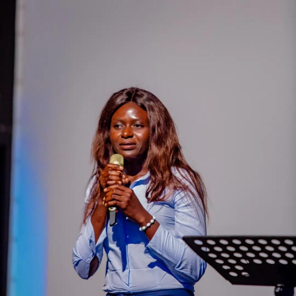 BusweInstitute's tweet photo. Madame  𝗠𝗔𝗥𝗢𝗡𝗗𝗝𝗜 𝗕𝗨𝗞𝗢𝗞𝗢 𝗣𝗔𝗖𝗬 ,  nous a fait honneur de partager  sur le thème 《 𝐋'𝐨𝐫 𝐝𝐚𝐧𝐬 𝐥𝐞𝐬 𝐝é𝐜𝐡𝐞𝐭𝐬 , 𝐋𝐚 𝐠𝐞𝐬𝐭𝐢𝐨𝐧 𝐝𝐮𝐫𝐚𝐛𝐥𝐞 𝐝𝐞𝐬 𝐝é𝐜𝐡𝐞𝐭𝐬 u𝐧 𝐦𝐨𝐲𝐞𝐧 𝐩𝐨𝐮𝐫 𝐛𝐨𝐨𝐬𝐭𝐞𝐫 𝐥'é𝐜𝐨𝐧𝐨𝐦𝐢𝐞 𝐯𝐞𝐫𝐭𝐞》. https://t.co/46waq2op7R