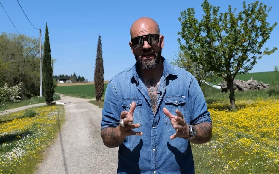 AlertesInfos's tweet photo. 🇫🇷 FLASH - YouTube a annoncé clôturer la chaîne du vidéaste d'extrême droite #Papacito après avoir enfreint les règles sur le "harcèlement et la cyberintimidation". (BFMTV) https://t.co/hfyqtpK3df