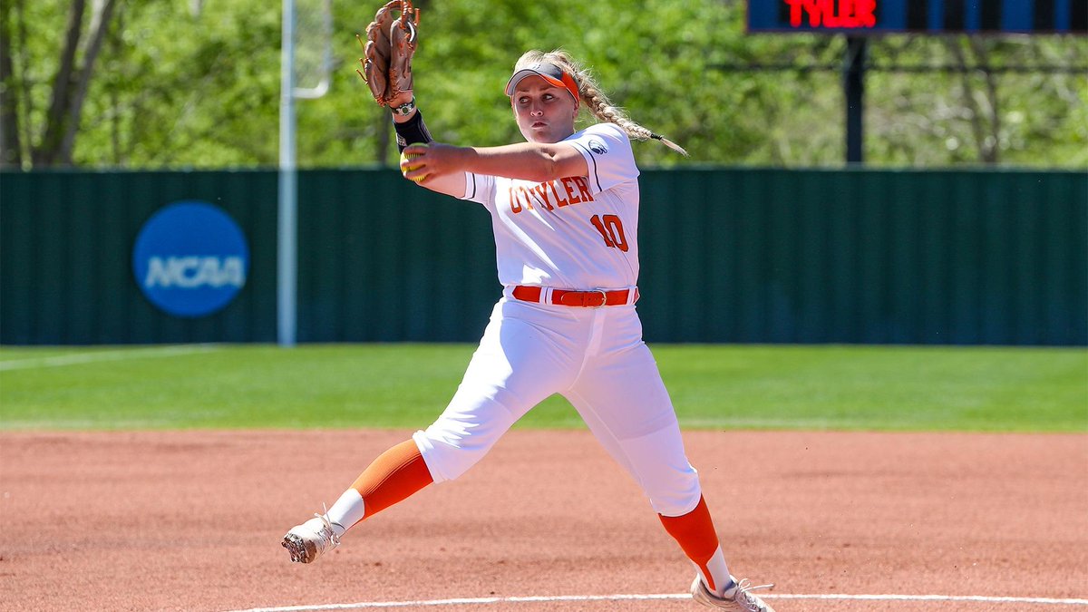 NCAADII's tweet photo. The final #D2SB Power 🔟 is out!  

Take a look at Turner Sports' Wayne Cavadi's last softball rankings for 2023: 

🔗: https://t.co/NhYuY3x2MN https://t.co/CFlmk9gxCO