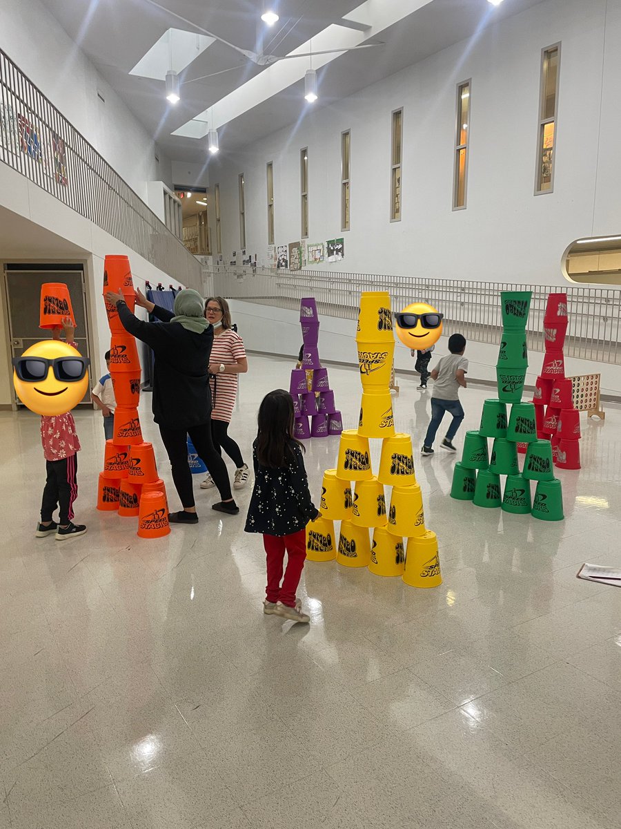 FMELAResource's tweet photo. Working on balancing, planning, and teamwork with the Giant Speed Stacks #kindergarten #motorskills #coordination https://t.co/J34CIZhWk1