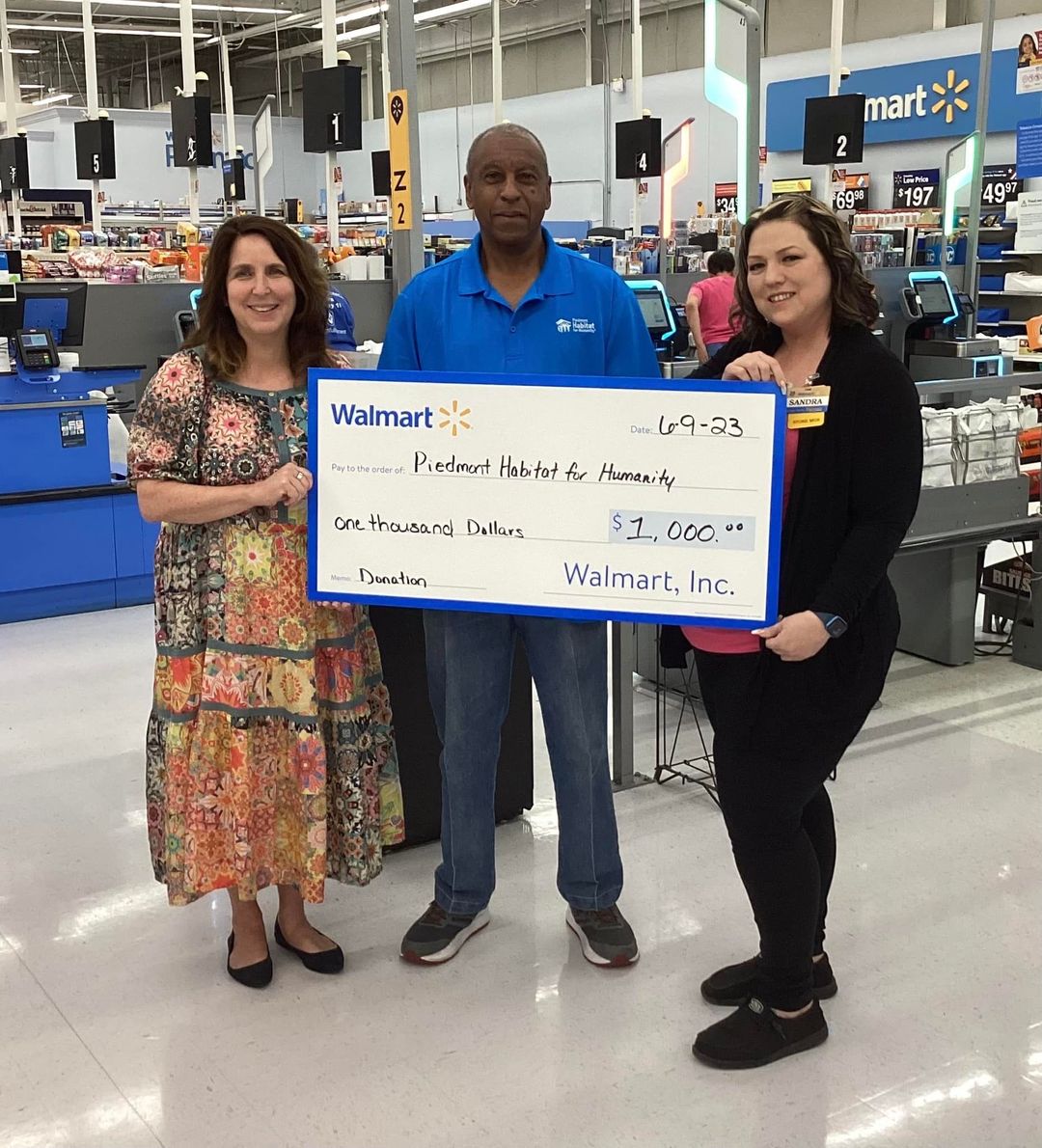 Thank you Blackstone @Walmart for the donation to Piedmont @Habitat_org! #HabitatforHumanity #Nottoway