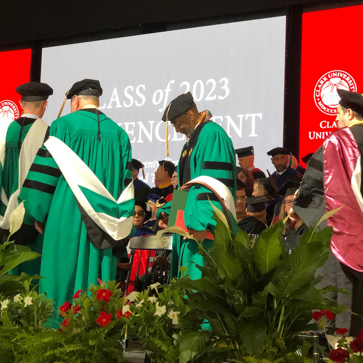 RonCarterBass's tweet photo. For today's #flashbackfriday, I would like to extend my thanks to the fine folks at @ClarkUniversity, where I was recently granted an honorary Doctor of Fine Arts degree. What a wonderful day.

📷: Quintell Williams-Carter
#planetelegance #roncarter #jazz #clarkuniversity #clarku https://t.co/UybfcvUtHd