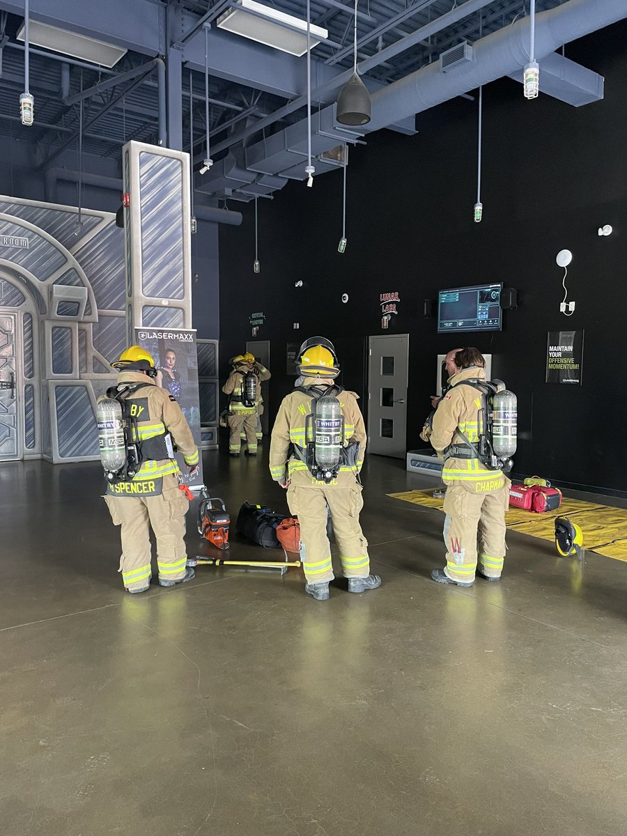 WhitbyFire's tweet photo. Thank you LaserMaxx Whitby for the amazing training opportunity!
This week, WFES crews practiced Rapid Intervention Search Techniques and Communications.  Well done!#WFESTraining @TownofWhitby @WPFFAL2036 https://t.co/ZQzJZJLPKD