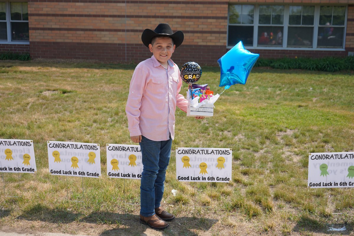 WOPublicSchools's tweet photo. There were plenty of celebrations, hugs, tears, and see-ya-laters at @GreatLakesWO as school officially got out for the summer! 

#LastDayOfSchool2023
#GoWO 
#WeareOne https://t.co/K0gLc21Kb6
