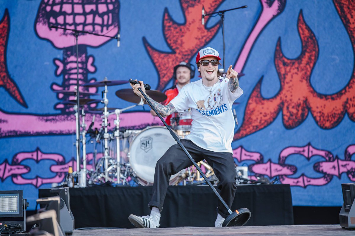Downloaders back home - 'Wish You Were Here' to watch <a href="/NeckDeepUK/">Neck Deep</a> live on the Apex Stage 🖤