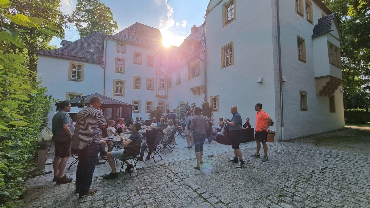 Wir sind da!

#FanfareMusikAufTour! #Kassel #Saalfeld #SaalfelderMarktfest
#Arnstadt #VomBierZurBratwurst