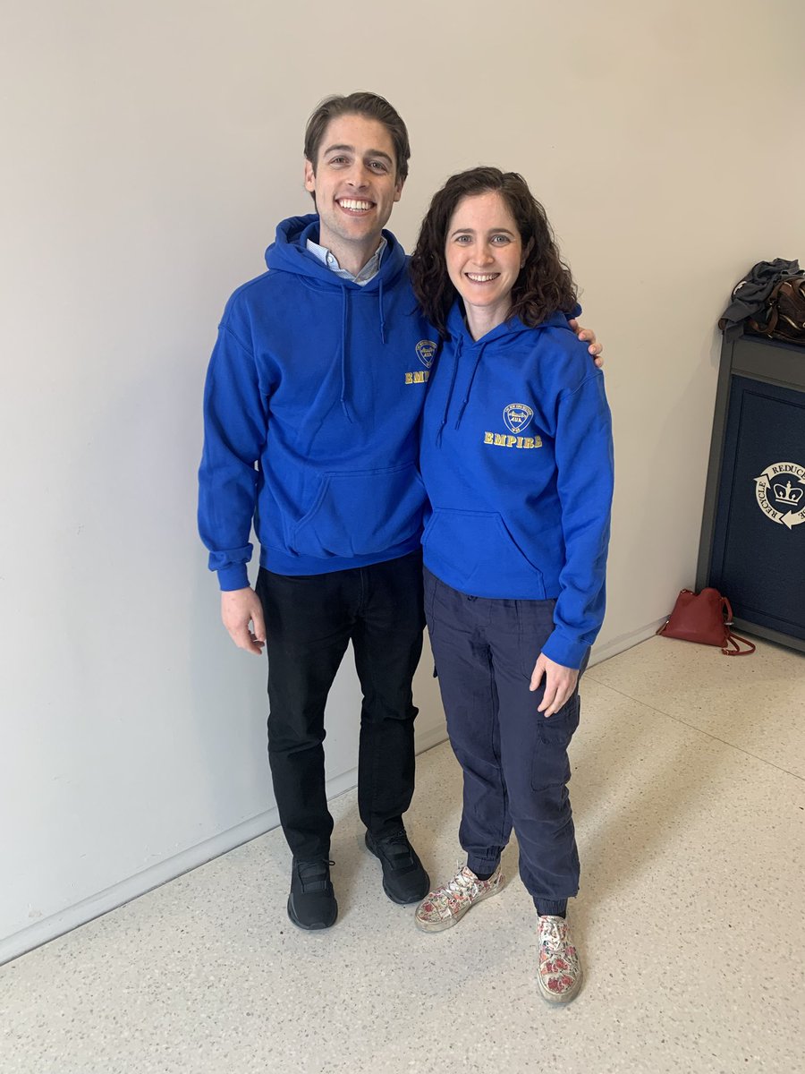 ⁦@MaimoUrology⁩ showing off our new sweatshirts at ⁦@NYSAUA⁩ EMPIRE urology intern bootcamp ⁦@MaimoHealth⁩