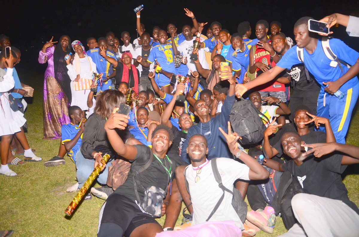 [ Supdeco Campus League : La grande finale ] ⚽️🏆 🏅

Félicitations🎉à tous les participants et bravo aux grands gagnants pour vos belles victoires. 👏🏾💪🏾

L'intégralité de l'article sur notre site web supdeco.sn/supdeco-campus…

#Supdecodakar #football #basketball #handball #sport