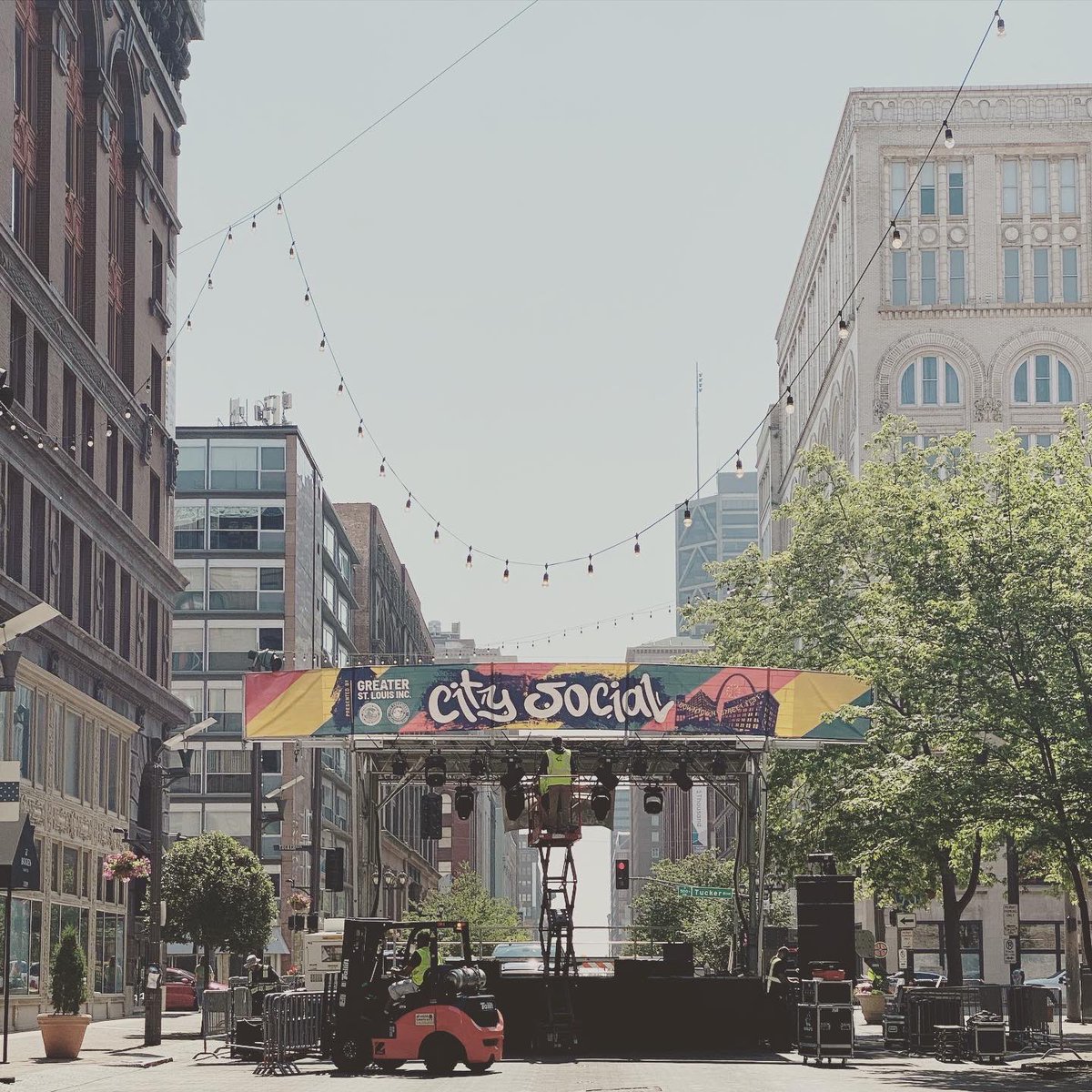 wash_ave_stl's tweet photo. City Social is today! 4-9 PM on Washington AVE between Tucker BLVD & 14th ST. 😀 #washave #thisiswashave #GarmentDistrict® #stlouis #downtownstl #stl #explorestlouis #stlouisgram #showmestate #stlgram #stlouisonly #greatrivercity #lovethelou #stlmade #314stl #314together https://t.co/6xUQ99y9ZB