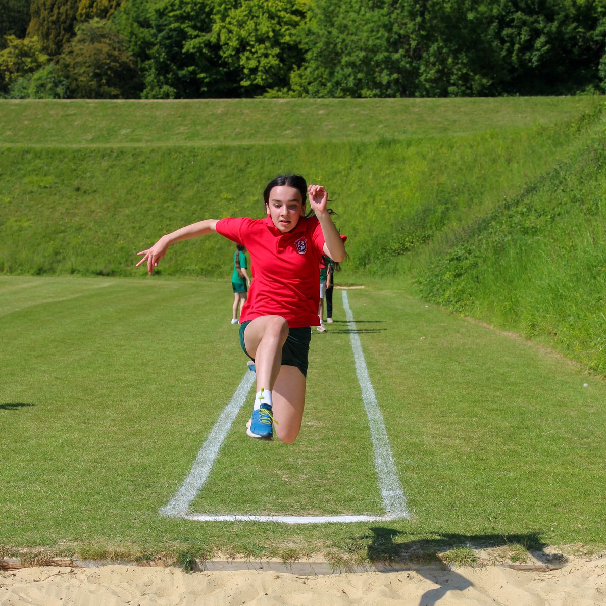 GB Athletes Day 🏃🏽‍♀️🏅🇬🇧

Aiming high was the topic at St Michael’s today as GB athletes Emma Nwofor and Aidan Syers inspired our pupils with sporting sessions in long jump, high jump and sprinting.

#gbathlete #gb #sprint #highjump #longjump #otford #sevenoaks @emmanwofor_