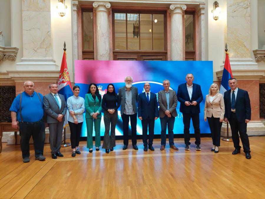 El Grupo Parlamentario de Amistad con Cuba en la Asamblea Nacional de Serbia reafirmó su rechazo al bloqueo de EEUU y a la permanencia de la isla en la lista de supuestos países patrocinadores del terrorismo.

#MejorSinBloqueo 

🔗cubavsbloqueo.cu/es/node/1294