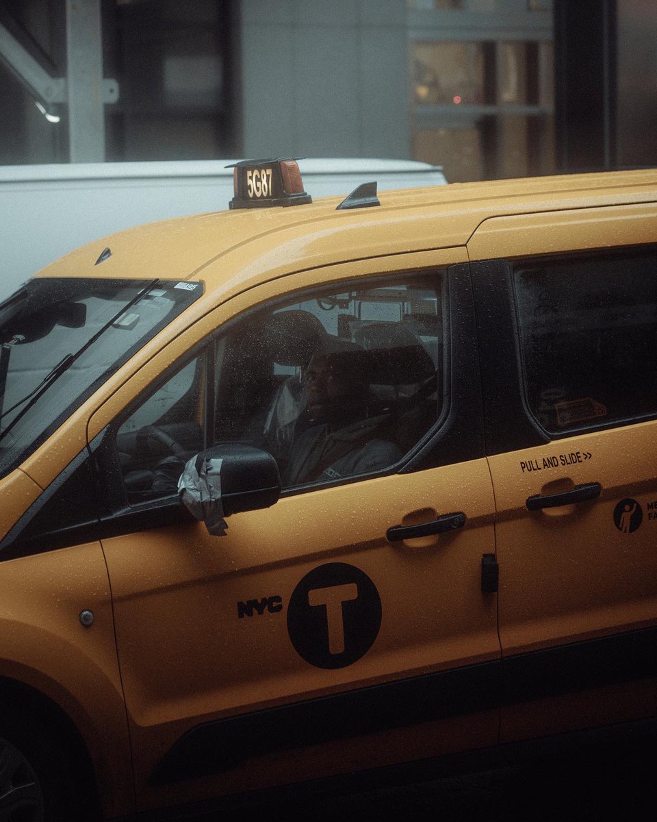 benjlocks's tweet photo. The New York City taxi #NYC https://t.co/EJOrPi1TsZ