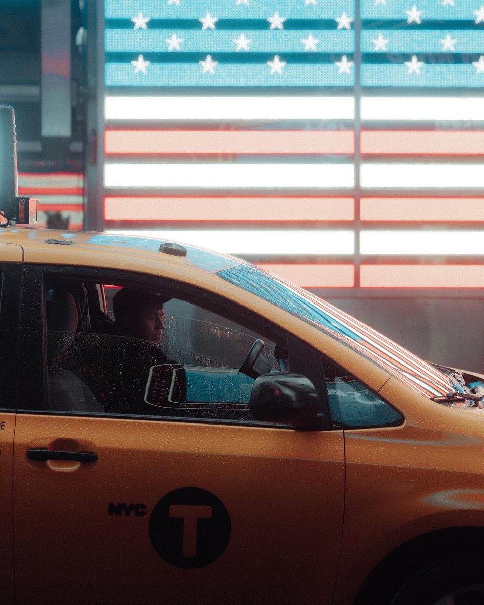 benjlocks's tweet photo. The New York City taxi #NYC https://t.co/EJOrPi1TsZ