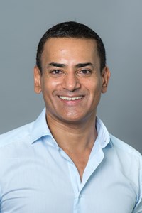 NHS_ELFT's tweet photo. 🗣️ Breaking the Silence: Men's Health Week 🗣️

Discover Aamir Ahmad's inspiring journey towards prioritising mental health and embracing vulnerability.
 
Read the interview now: https://t.co/mVHO0lderr

#MensHealthWeek #BreakTheSilence #MentalHealthMatters https://t.co/axgIId3Feq