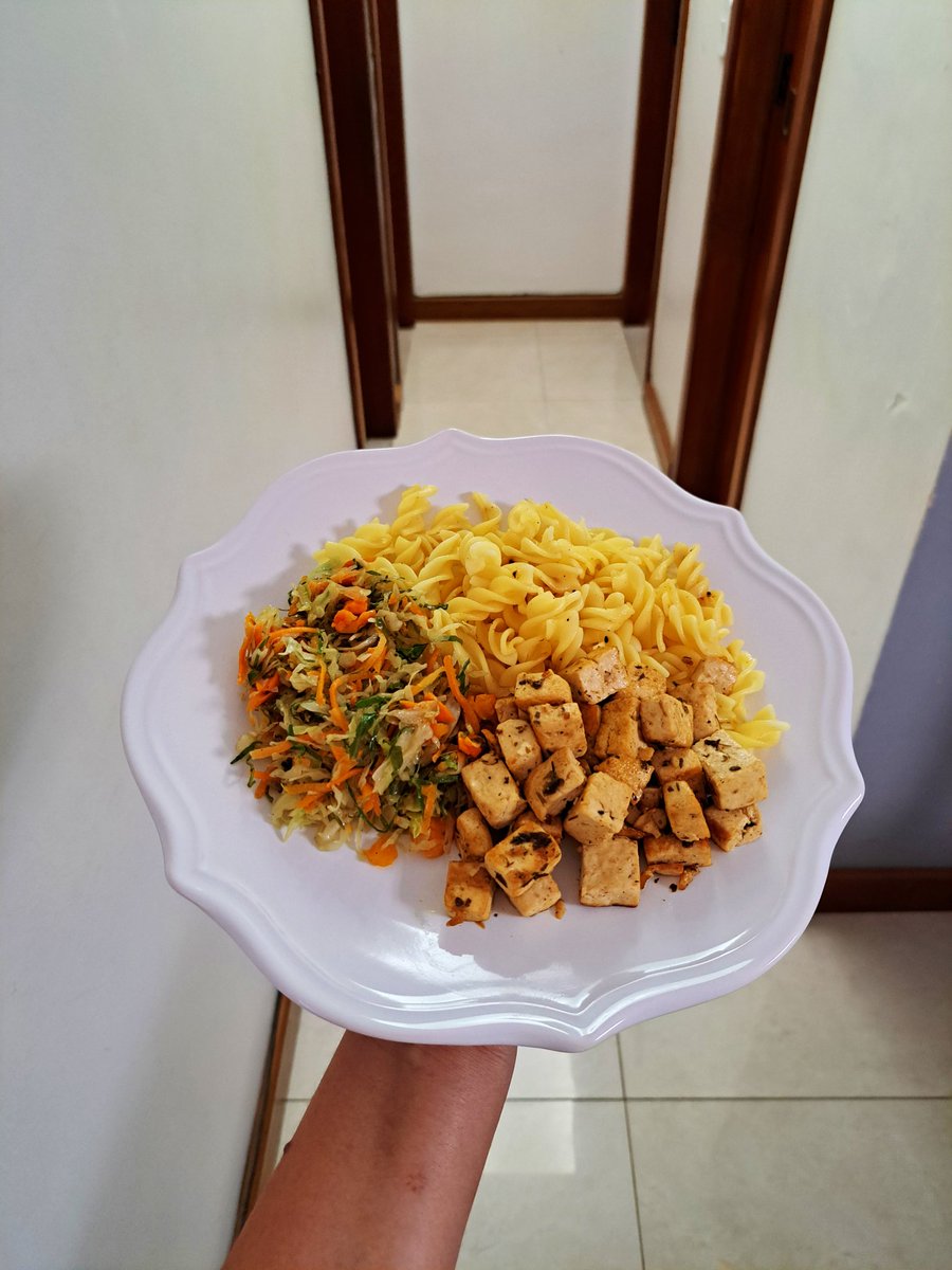 adrilaeber's tweet photo. Amo um tofu refogado 🤤 🌱 💚
💚 #veganfortheanimals 💚
#govegan #veganfood #269life #savelifes #vegan #veganhealth #animalsarefriends https://t.co/4MkBd9KzTP