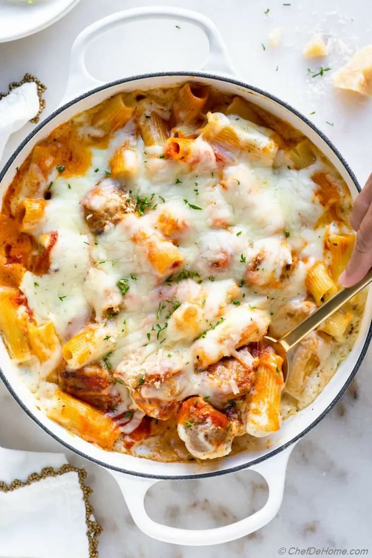 chefdehome's tweet photo. 👉Meatballs Mac and Cheese 
🔗https://t.co/2cF4v6OQ5a 
Delicious meatballs with marinara, and macaroni and cheese. This meatballs mac and cheese recipe is all about comforting,  #dinner. It can also be a quick #pasta dinner when using pre-cooked meatballs. https://t.co/OjsKOwqGCx