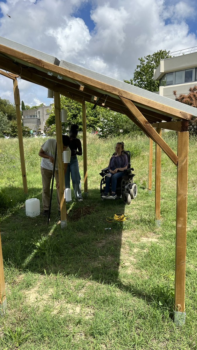 davelefr's tweet photo. [phase deux😁]
Journée de mise en place des capteurs 💧sur notre parcelle expérimentation de @InstitutAgroMtp 

Nous allons pouvoir interpréter le climat et le bien-être animal pendant ces 5 prochaines années.
 
#agrivoltaics #rangevoltaic #agrivoltaique #recherche #agro https://t.co/aJMMmvpJgQ