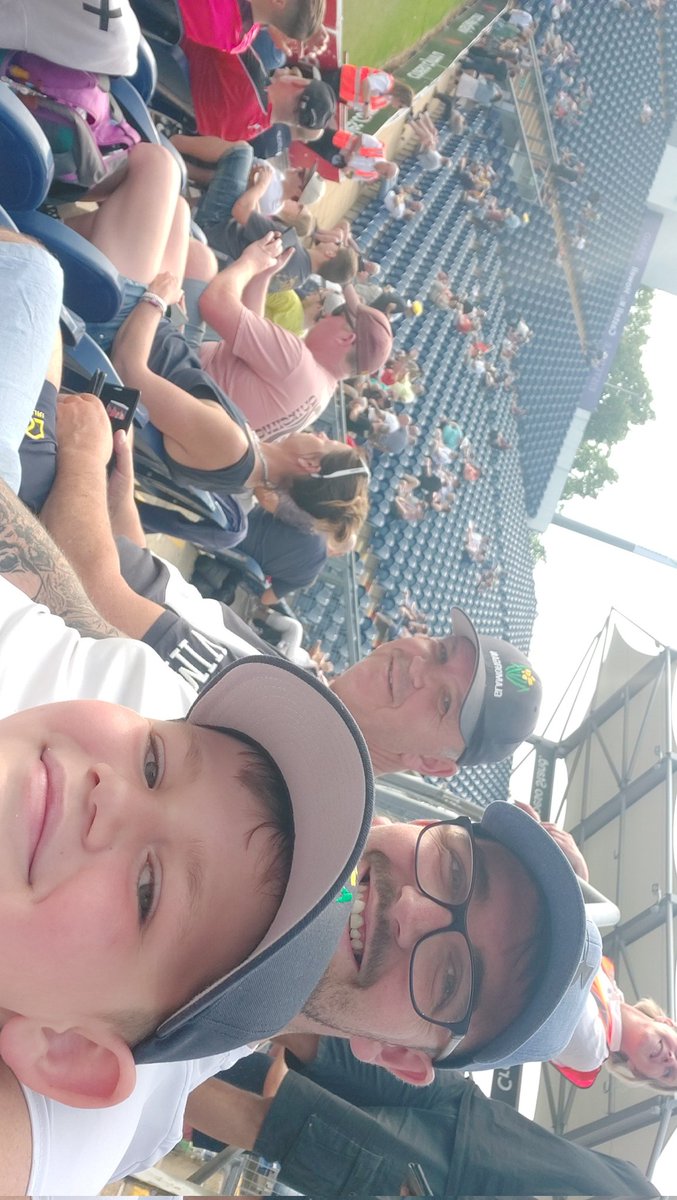 3 generations ready to watch the mighty @GlamCricket #GoGlam