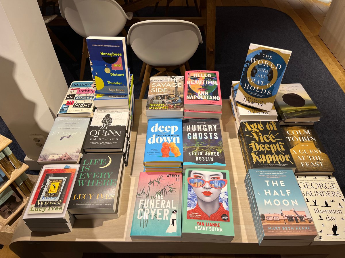 wenyan_lu's tweet photo. It's great to see my book on a table in the #Scheltema bookshop in Amsterdam. Thanks to my student Peng who took the photo.
#TheFuneralCryer ❤️ https://t.co/MW5evlPWN7