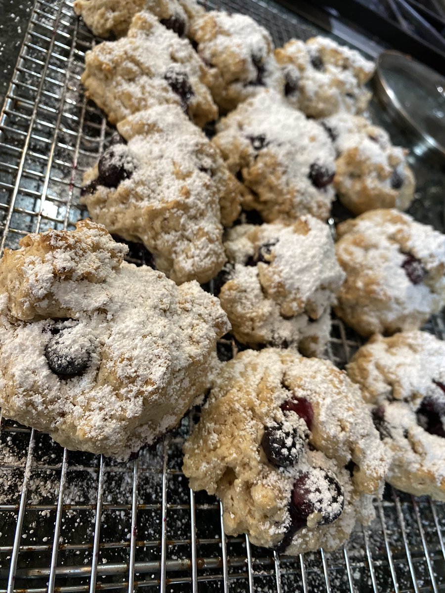 Hot homemade blueberry scones (with #JustaHintOfCardamom ) coming to Sony/Overland gate from this non-hyphenated #DGA member (who’s taking a LONG time to read the deal). #BillAndTedDay #DoesNonHyphenatedHaveAHyphen? #UnionSolidarity #WGA