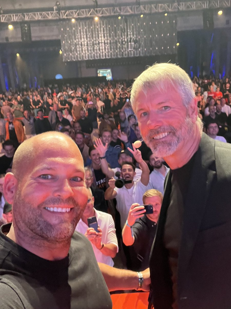 Eric Weiss ⚡️ tweet media