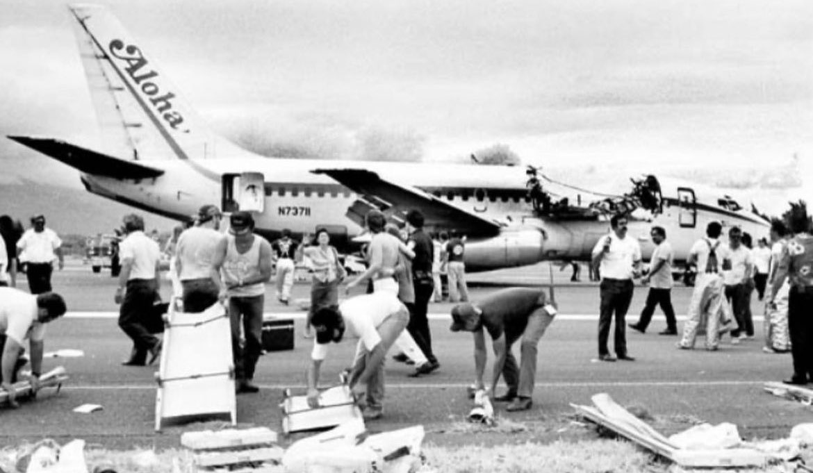 On April 28, 1988, an Aloha Airlines jet experienced a terrifying incident when the roof of the aircraft ripped off mid-air at an altitude of 24,000 feet. Despite this catastrophic event, the skilled pilot managed to successfully land the plane. One of the flight attendants on