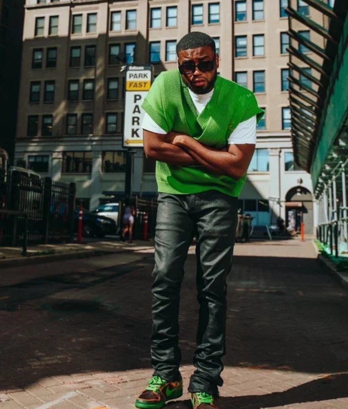 <a href="/LifeOfStokely/">Lafayette Stokely</a> 
<a href="/thaJoint_/">thaJoint #passthaJoint</a> 
<a href="/qualityofficial/">lity.</a> 
<a href="/KrisKasanova/">KAS | HOMESKOOL</a>