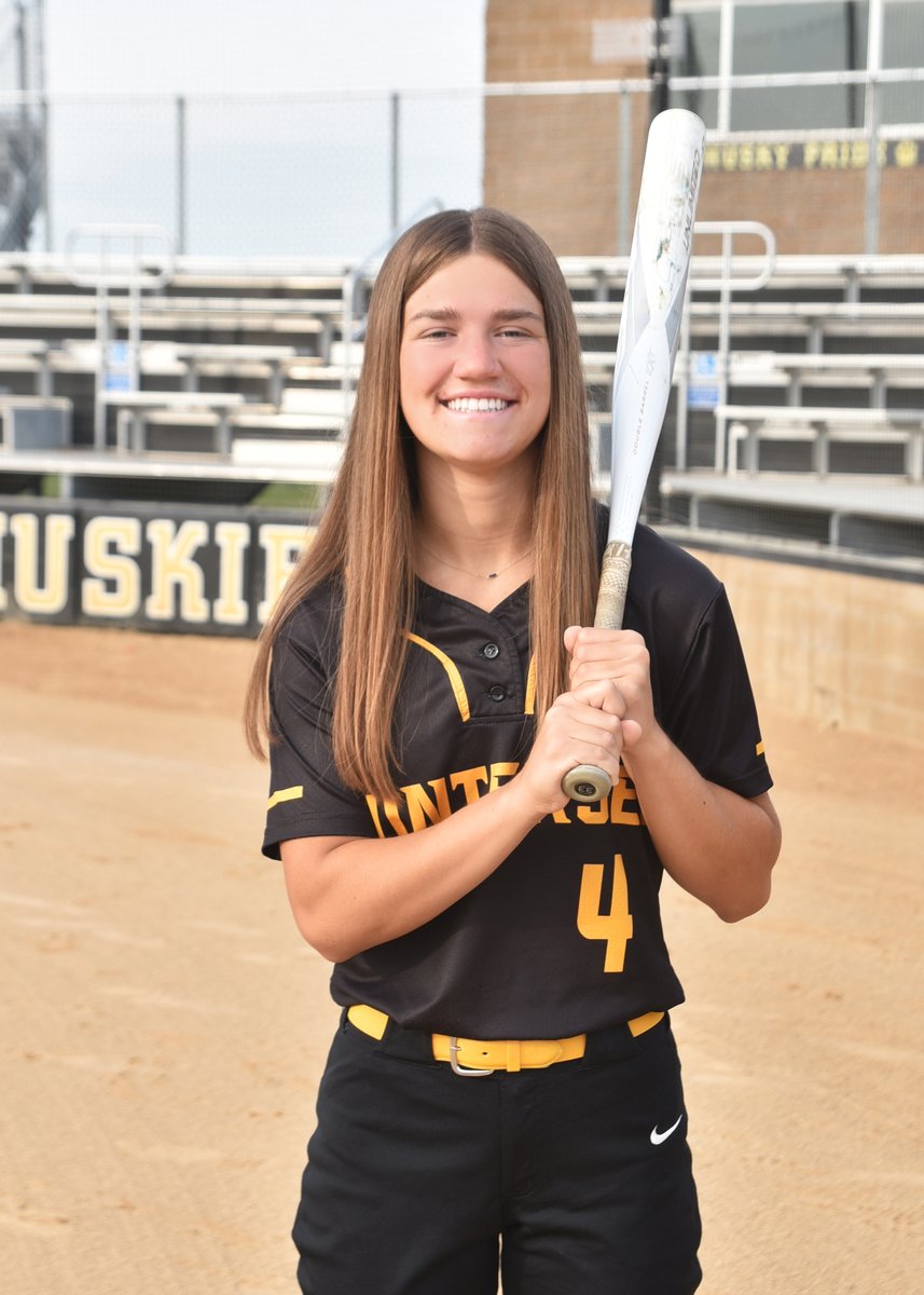 Congratulations to Jena Young on being named the 2022-23 Gatorade Iowa Softball Player of the Year!  She is now a finalist for the National SB Player of the Year!  Young led the Huskies to the 2022 State Title batting .624 and leading the state in home runs with 22!