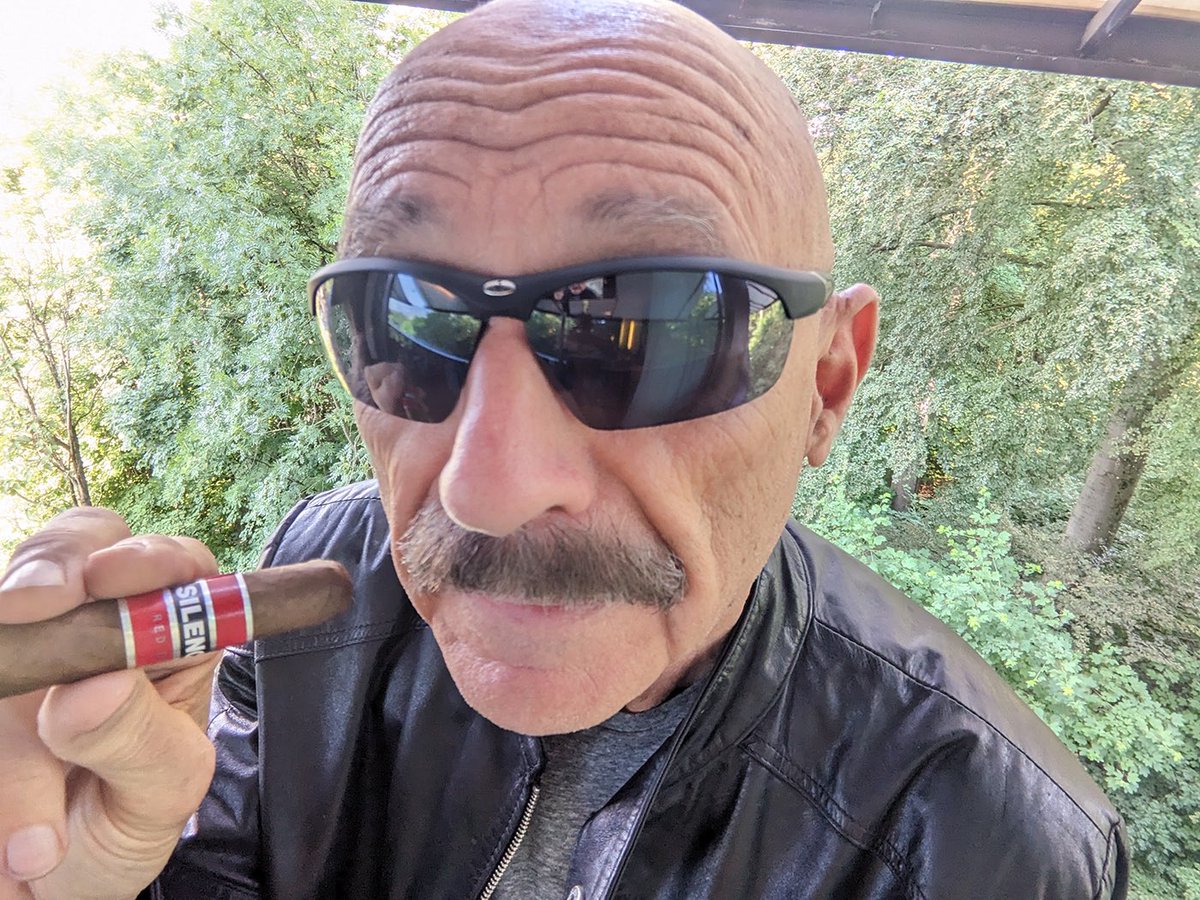 Tony Levin tweet media
