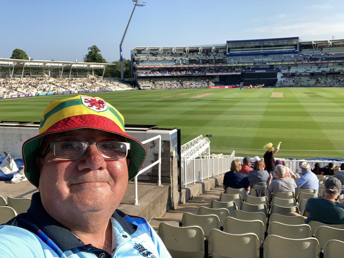 Friday Evening at The Cricket 🏏 😊
