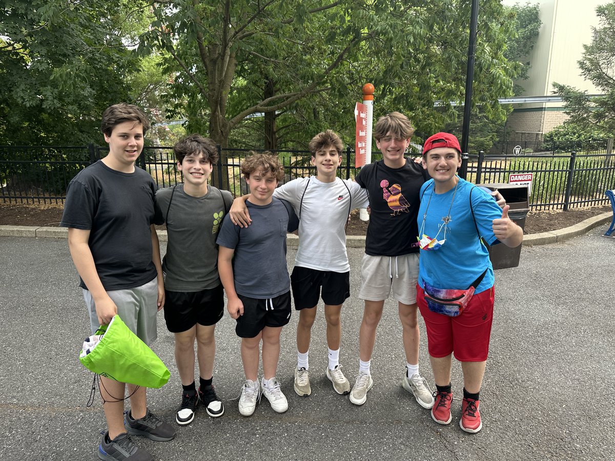 Heritage students and staff had a great day at Hershey Park!