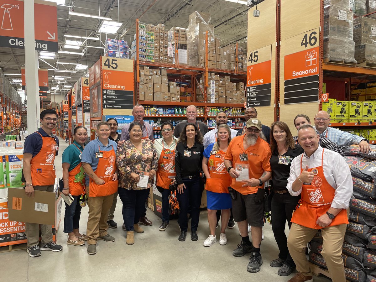 Thank you to all of the leaders and associates in D47 and D220 San Antonio TX this week. We had a great time hosting Calvin Martin for a couple days. Great partnerships, engagement and execution by all!