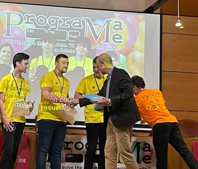 ¡Estamos desbordados de orgullo! 🌟🎉Nuestro equipo VillaTeam ha conquistado el título de campeones en la final de <a href="/programame/">programame</a> en <a href="/informaticaucm/">Informática UCM</a> 👏💪 Su dedicación, habilidades y pasión por la  programación los han llevado a la cima🚀💻  🏆👩‍💻👨‍💻<a href="/fplarioja/">Formación Profesional La Rioja</a> @AERTIC <a href="/RiojaDigital/">Digitalízate con La Rioja</a>